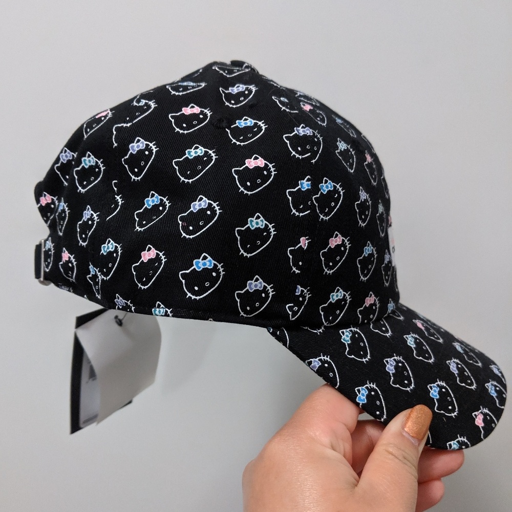 Hello Kitty X Converse Hat - Picture 3 of 8